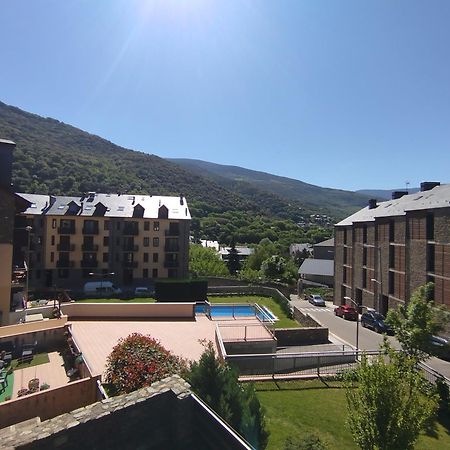 Apartaments Sort Pirineus Екстериор снимка