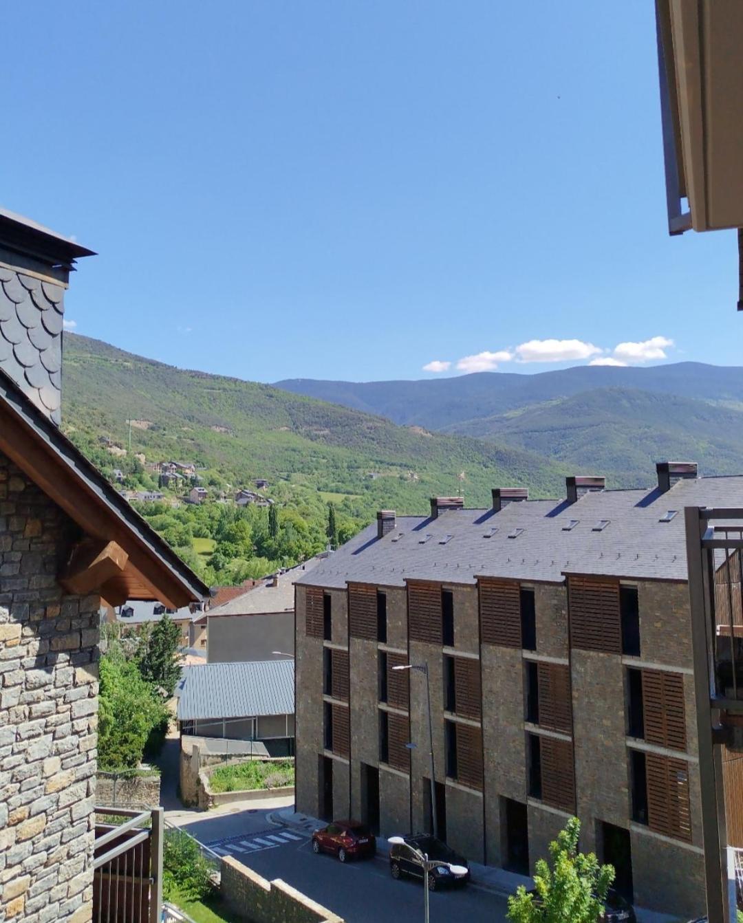 Apartaments Sort Pirineus Екстериор снимка