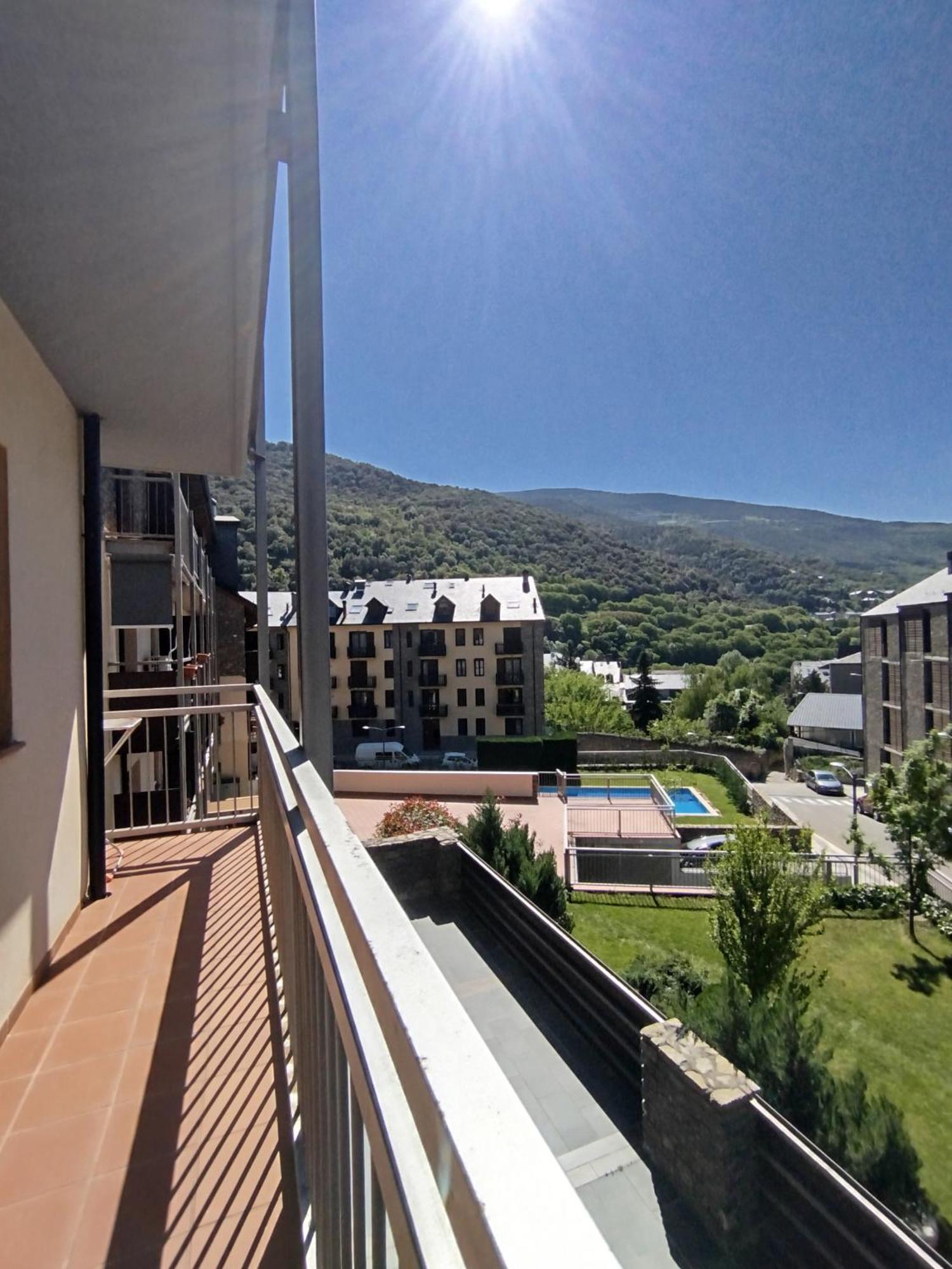 Apartaments Sort Pirineus Екстериор снимка