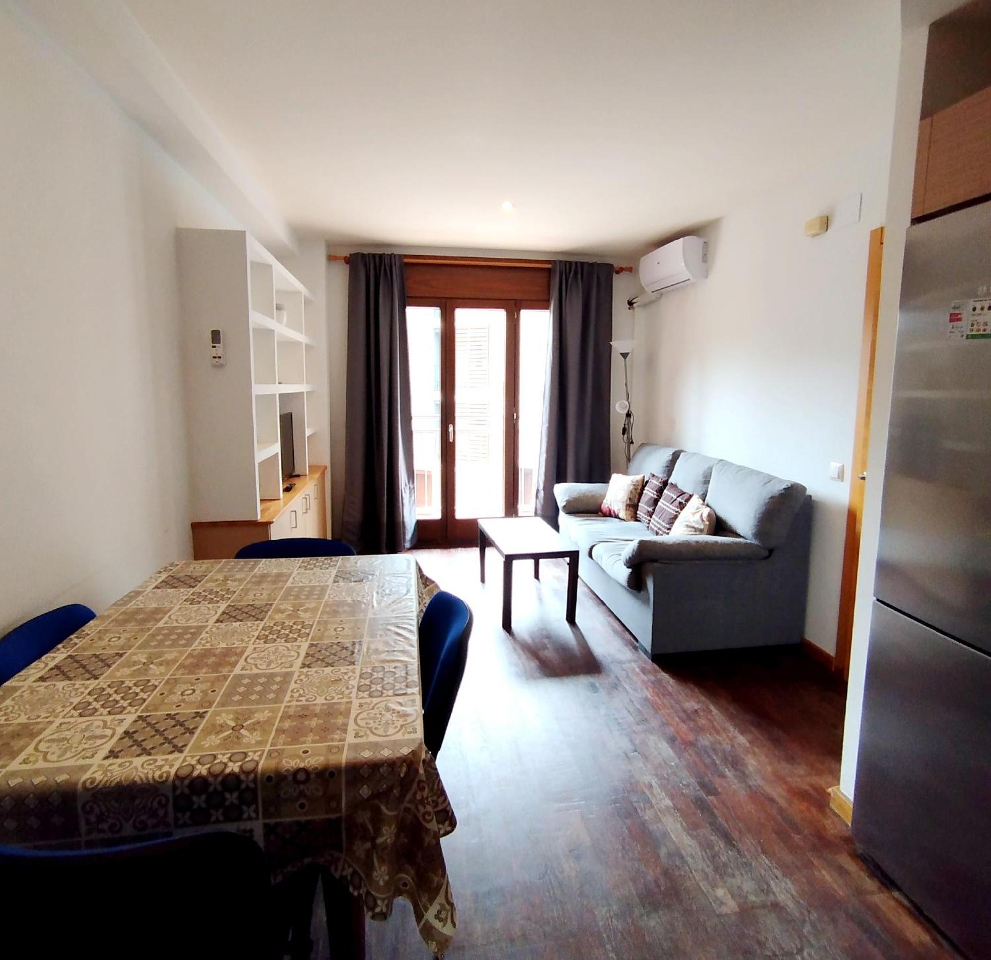 Apartaments Sort Pirineus Стая снимка